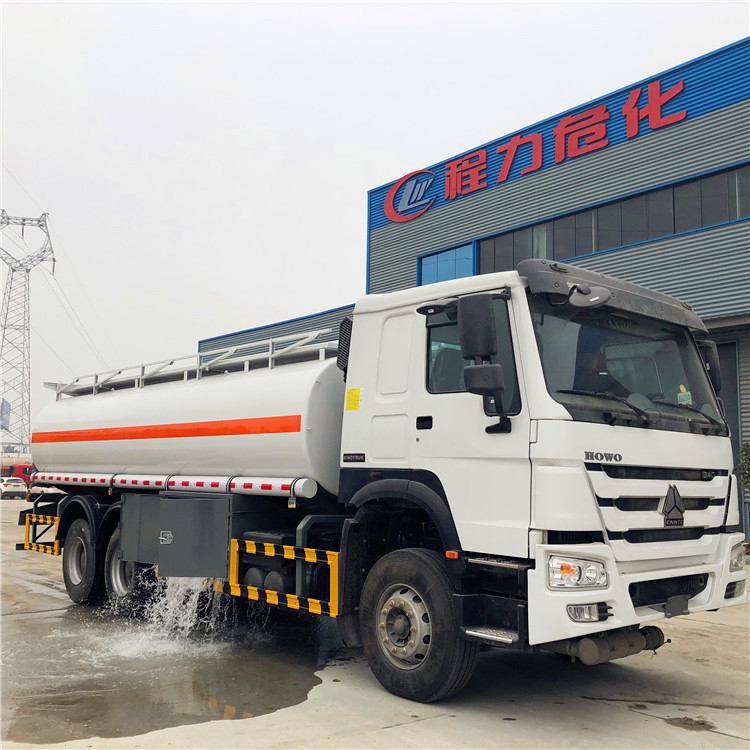 Sinotruk 20m3 φορτηγό παράδοσης πετρελαίου 6*4 6000 γαλόνια φορτηγό καυσίμου για πώληση