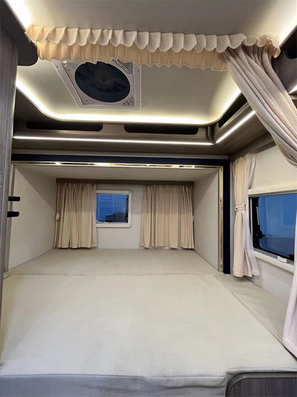 Ταξιδιωτικό τροχόσπιτο RV Camper Motorhome γυμνό με κερί από πλοίο Roro ή πλοίο χύδην