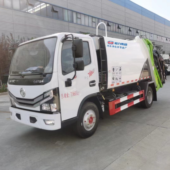 Κινέζικη μάρκα Dongfeng Μικρό φορτηγό σκουπιδιών με 6.50-16 ελαστικά και ανταλλακτικά