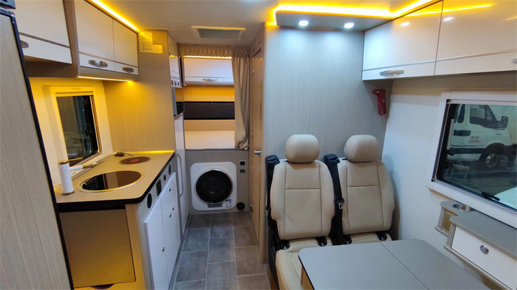 YUEJIN 4x2 Mobile Auto Motorhome Outdoor Luxury RV Caravan Van Για οικογενειακά ταξίδια