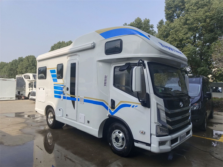 Προσαρμοσμένο YUEJIN 4x2 Luxury RV Διακοπές αυτοκίνητο / Motor Caravan πώληση στη Σαουδική Αραβία