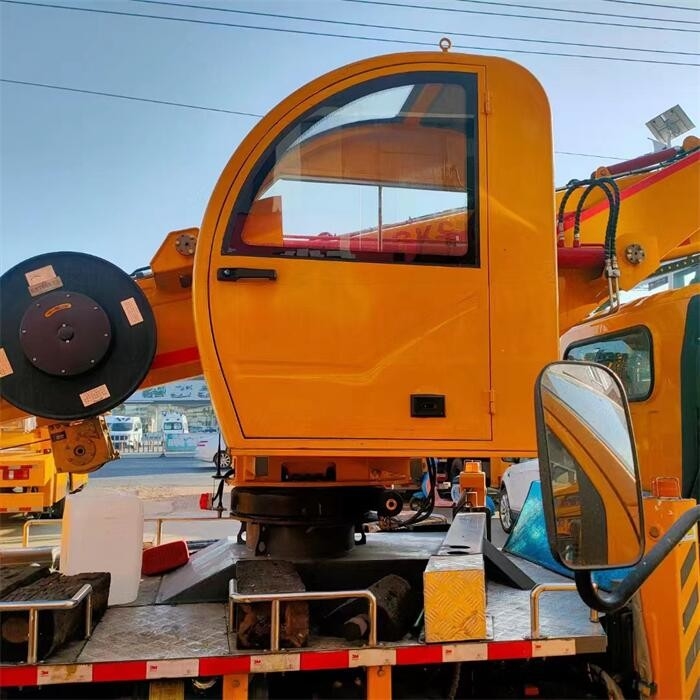 132HP Euro 5 Αεροκίνητο φορτηγό πλατφόρμας εργασίας από Dongfeng Πολυδιάστατο και αποδοτικό