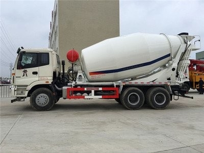 10m3 τσιμέντο φορτηγό με αριστερή κίνηση και 12.00R20 ατσάλινο ελαστικό