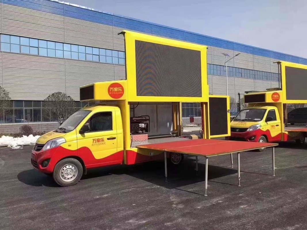 Μικρό διαφημιστικό όχημα της μάρκας Foton Εγκατεστημένο LED Display Euro 6 Led Mobile Digital Advertising Sign Trailer