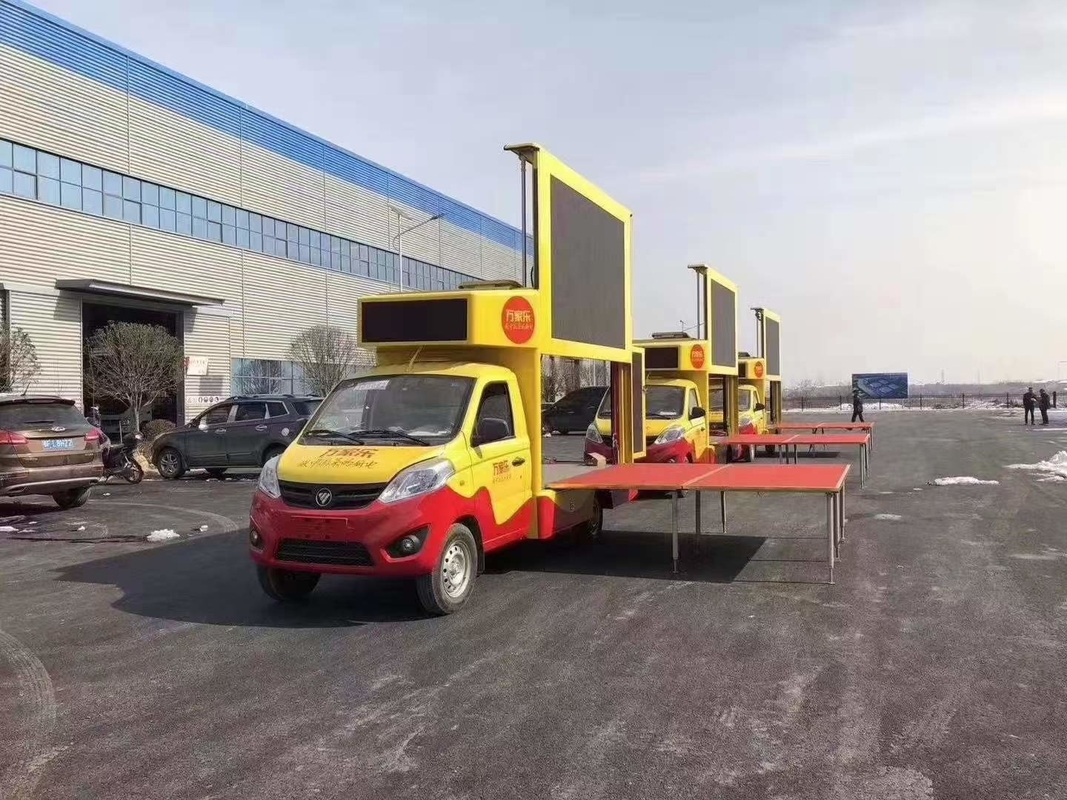 Μικρό διαφημιστικό όχημα της μάρκας Foton Εγκατεστημένο LED Display Euro 6 Led Mobile Digital Advertising Sign Trailer